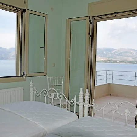 Magdalena Villa *