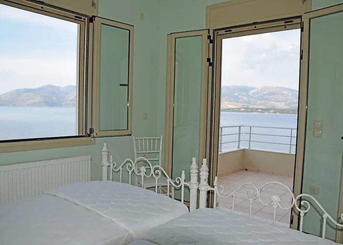 Magdalena Villa *